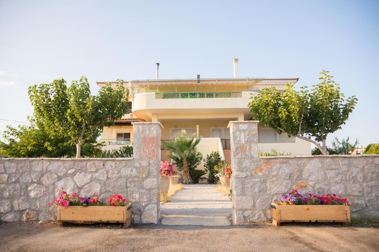 Ferienwohnung Ktima Develekou Pigadhia  Exterior foto