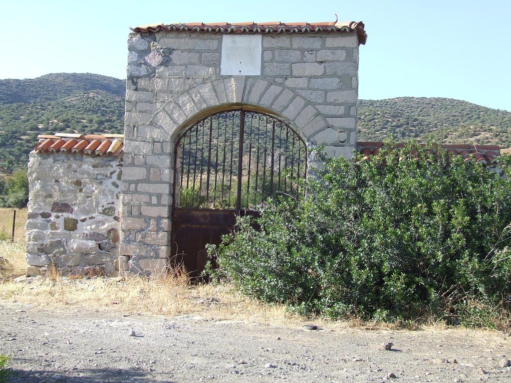 Ferienwohnung Ktima Develekou Pigadhia  Exterior foto